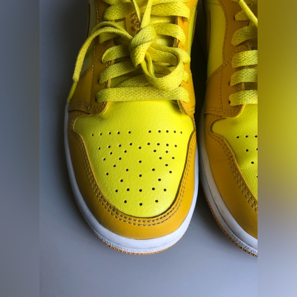 Nike Air Jordan 1 Low Yellow Strike White Pollen Size: US Women's 8 - Picture 6 of 12